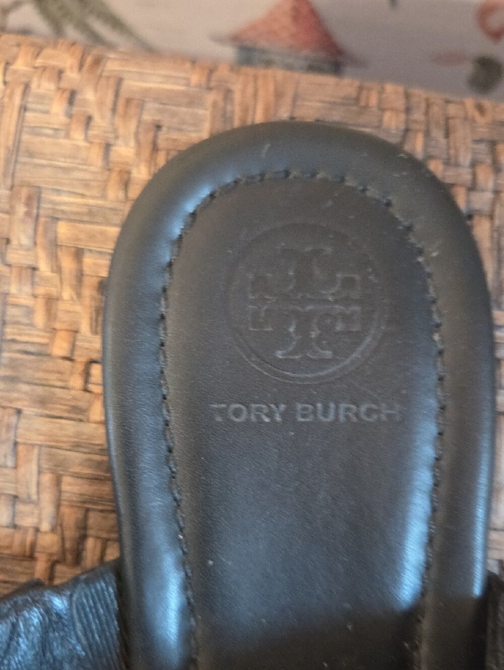 Tory Burch Black Leather Thong Sandals with Gold Logo Medallion - Picture 3 of 5